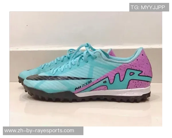 球星穿搭刺客15足球鞋展现极致速度与精准脚法解析